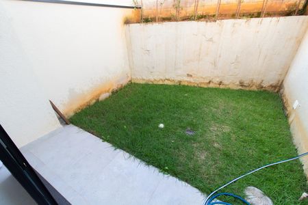 Casa de condomínio à venda com 79m², 2 quartos e 2 vagasÁrea Externa