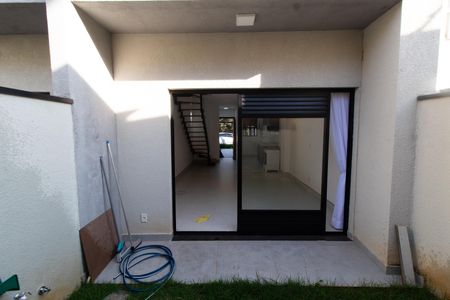 Casa de condomínio à venda com 79m², 2 quartos e 2 vagasÁrea Externa