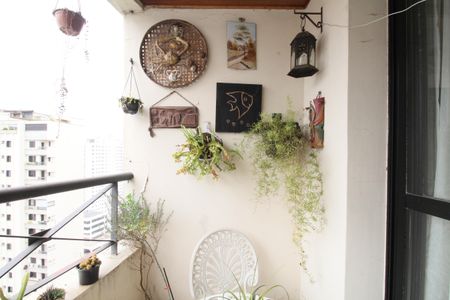 Varanda Sala de apartamento à venda com 2 quartos, 58m² em Vila Andrade, São Paulo