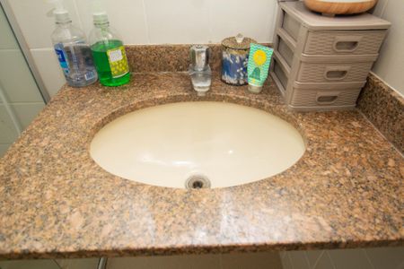 Apartamento à venda com 52m², 2 quartos e 1 vaga Apartamento à venda com 52m², 2 quartos e 1 vagaBanheiro