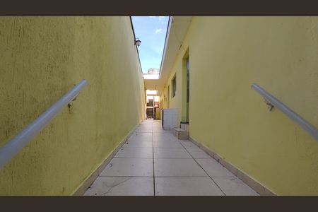 Casa para alugar com 92m², 2 quartos e 2 vagasCorredor