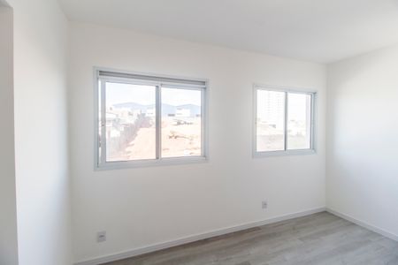 Apartamento para alugar com 35m², 2 quartos e 1 vaga Apartamento para alugar com 35m², 2 quartos e 1 vagaSala