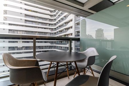 Studio à venda com 29m², 1 quarto e sem vaga Studio à venda com 29m², 1 quarto e sem vagaVaranda