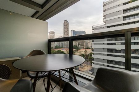 Studio à venda com 29m², 1 quarto e sem vaga Studio à venda com 29m², 1 quarto e sem vagaVaranda