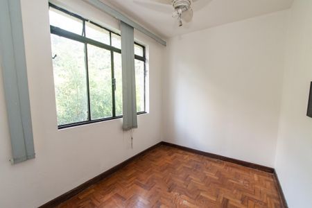 Apartamento para alugar com 93m², 2 quartos e 1 vaga Apartamento para alugar com 93m², 2 quartos e 1 vagaCloset do quarto 1