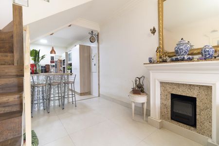 Casa para alugar com 150m², 3 quartos e 2 vagas Casa para alugar com 150m², 3 quartos e 2 vagasSala