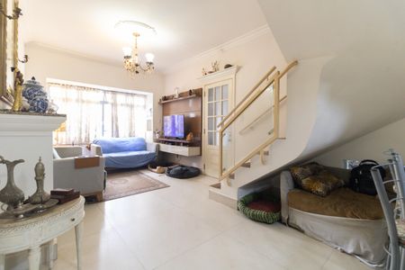Casa para alugar com 150m², 3 quartos e 2 vagas Casa para alugar com 150m², 3 quartos e 2 vagasSala