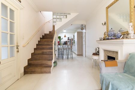 Casa para alugar com 150m², 3 quartos e 2 vagas Casa para alugar com 150m², 3 quartos e 2 vagasSala