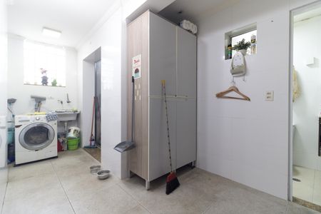 Casa para alugar com 150m², 3 quartos e 2 vagas Casa para alugar com 150m², 3 quartos e 2 vagasLavanderia