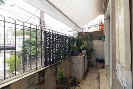 Casa para alugar com 150m², 3 quartos e 2 vagas Casa para alugar com 150m², 3 quartos e 2 vagasVaranda dos Quartos 2 e 3