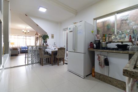 Casa para alugar com 150m², 3 quartos e 2 vagas Casa para alugar com 150m², 3 quartos e 2 vagasCozinha