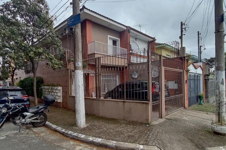 Casa para alugar com 150m², 3 quartos e 2 vagas Casa para alugar com 150m², 3 quartos e 2 vagasFachada