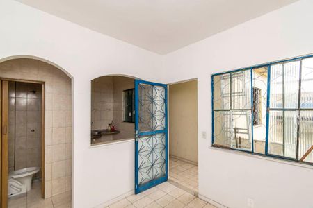 Sala de casa para alugar com 1 quarto, 27m² em Cordovil, Rio de Janeiro