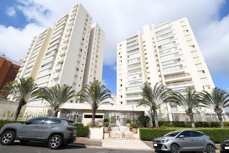 Apartamento à venda com 119m², 3 quartos e 2 vagasFachada e portaria