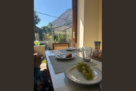 Casa à venda com 254m², 3 quartos e 2 vagas