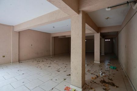Casa à venda com 510m², 4 quartos e 8 vagas Casa à venda com 510m², 4 quartos e 8 vagasGaragem 1