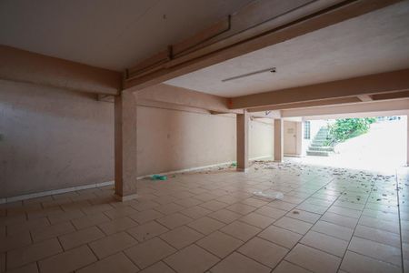 Casa à venda com 510m², 4 quartos e 8 vagas Casa à venda com 510m², 4 quartos e 8 vagasGaragem 1