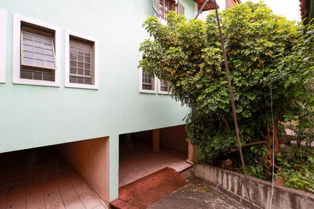 Casa à venda com 510m², 4 quartos e 8 vagas Casa à venda com 510m², 4 quartos e 8 vagasEntrada
