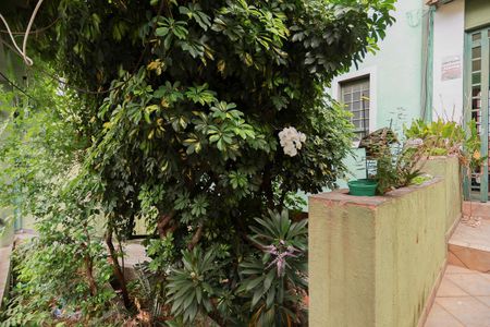 Casa à venda com 510m², 4 quartos e 8 vagas Casa à venda com 510m², 4 quartos e 8 vagasEntrada