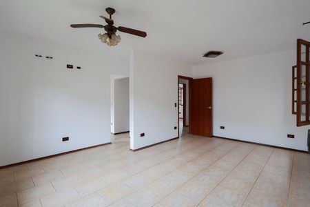Casa à venda com 510m², 4 quartos e 8 vagas Casa à venda com 510m², 4 quartos e 8 vagasSuíte