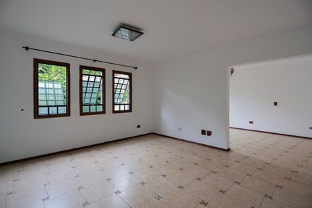 Casa à venda com 510m², 4 quartos e 8 vagas Casa à venda com 510m², 4 quartos e 8 vagasSala de estar