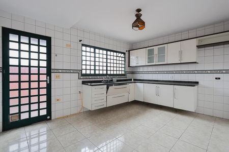 Casa à venda com 510m², 4 quartos e 8 vagas Casa à venda com 510m², 4 quartos e 8 vagasCozinha