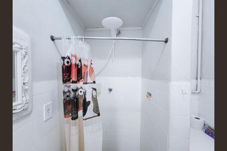 Banheiro de kitnet/studio para alugar com 1 quarto, 28m² em Centro, Rio de Janeiro