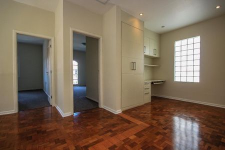 Casa à venda com 3 quartos, 255m² em Pacaembu, São Paulo