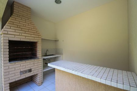 Casa à venda com 3 quartos, 255m² em Pacaembu, São Paulo