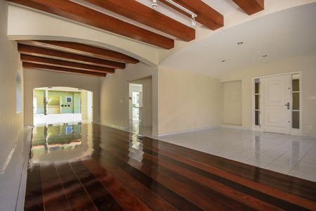 Casa à venda com 3 quartos, 255m² em Pacaembu, São Paulo