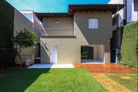 Casa à venda com 255m², 3 quartos e 3 vagas