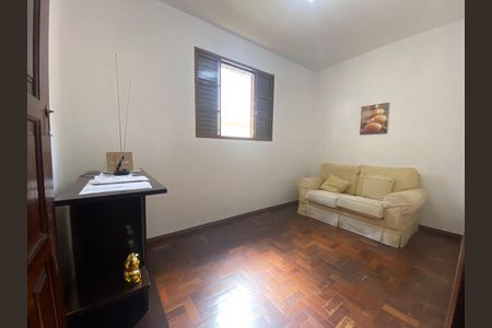 Casa à venda com 3 quartos, 180m² em Eldorado, Contagem