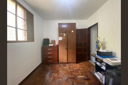 Casa à venda com 3 quartos, 180m² em Eldorado, Contagem