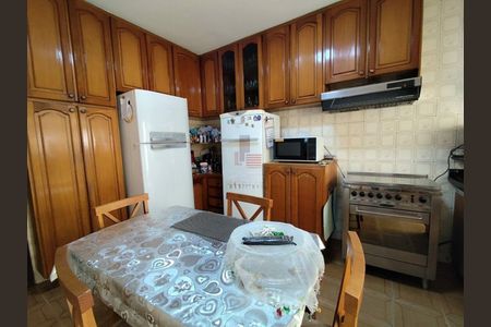 Casa à venda com 195m², 3 quartos e 3 vagas