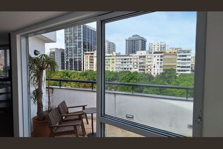 Apartamento à venda com 130m², 2 quartos e 1 vaga