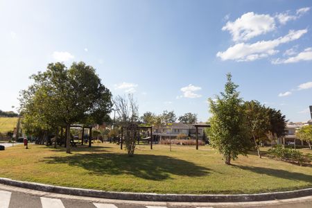 Casa à venda com 370m², 4 quartos e 2 vagas Casa à venda com 370m², 4 quartos e 2 vagasPraça em Frente da Casa