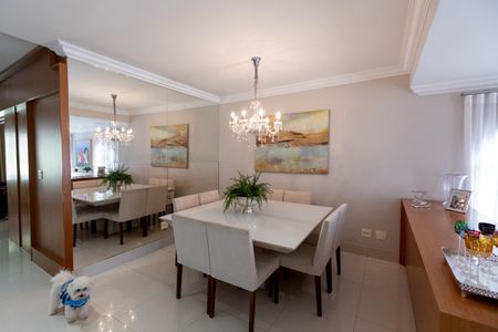 Casa à venda com 370m², 4 quartos e 2 vagas Casa à venda com 370m², 4 quartos e 2 vagasSala 2