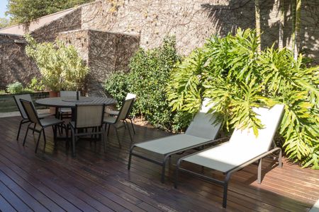 Casa à venda com 370m², 4 quartos e 2 vagas Casa à venda com 370m², 4 quartos e 2 vagasÁrea Externa