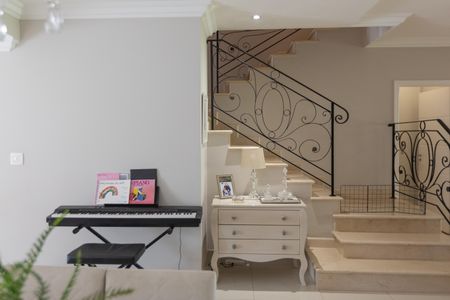 Casa à venda com 370m², 4 quartos e 2 vagas Casa à venda com 370m², 4 quartos e 2 vagasSala 2