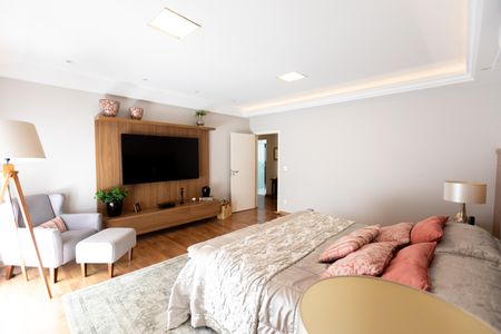 Casa à venda com 370m², 4 quartos e 2 vagas Casa à venda com 370m², 4 quartos e 2 vagasSuíte 3