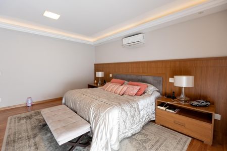 Casa à venda com 370m², 4 quartos e 2 vagas Casa à venda com 370m², 4 quartos e 2 vagasSuíte 3