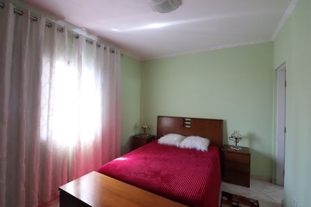 Casa à venda com 155m², 3 quartos e 4 vagas Suíte