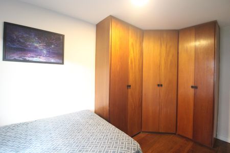 Apartamento à venda com 116m², 4 quartos e 2 vagasQuarto 2