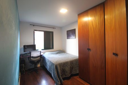 Apartamento à venda com 116m², 4 quartos e 2 vagasQuarto 2