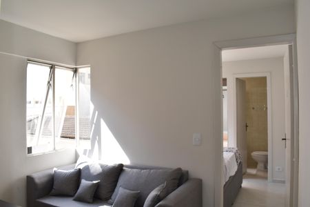 Sala de kitnet/studio para alugar com 1 quarto, 21m² em Bigorrilho, Curitiba