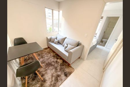 Sala de kitnet/studio para alugar com 1 quarto, 21m² em Bigorrilho, Curitiba