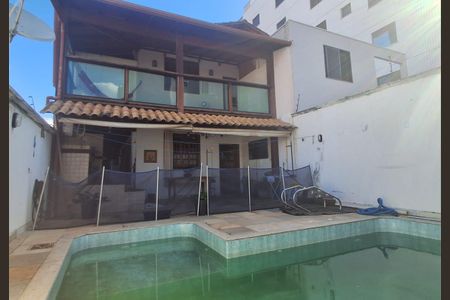 Foto 01 de casa à venda com 3 quartos, 164m² em Castelo, Belo Horizonte