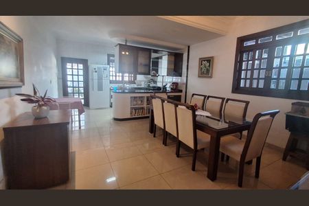 Casa à venda com 164m², 3 quartos e 2 vagas Casa à venda com 164m², 3 quartos e 2 vagasFoto 09