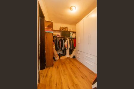 Casa à venda com 132m², 3 quartos e sem vaga Casa à venda com 132m², 3 quartos e sem vagaCloset /Suite