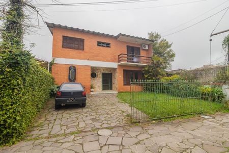 Casa à venda com 132m², 3 quartos e sem vaga Casa à venda com 132m², 3 quartos e sem vagaFachada